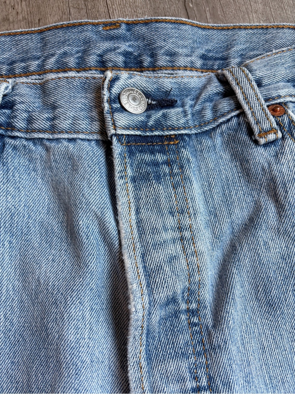 Levi’s 501 - 1993 Classic High-Rise Straight Leg Jeans - Light Blue- vintage - Picture 8 of 16